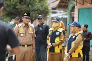 Ardito Wijaya Tinjau Langsung Perbaikan Jalan Kampung Sido Kerto Kecamatan Bumi Ratu Nuban img 20250930 wa0011