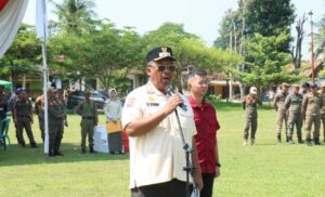 Wakil Bupati Hadiri Gelar Peningkatan Dan Pembinaan LINMAS Di Lapangan Merdeka Padang Ratu img 20251009 wa0069