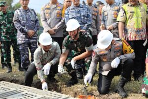 Ardito Wijaya Hadiri Peletakan Batu Pertama Pembangunan 80.000 Gerai Koperasi Merah Putih img 20251017 wa0026