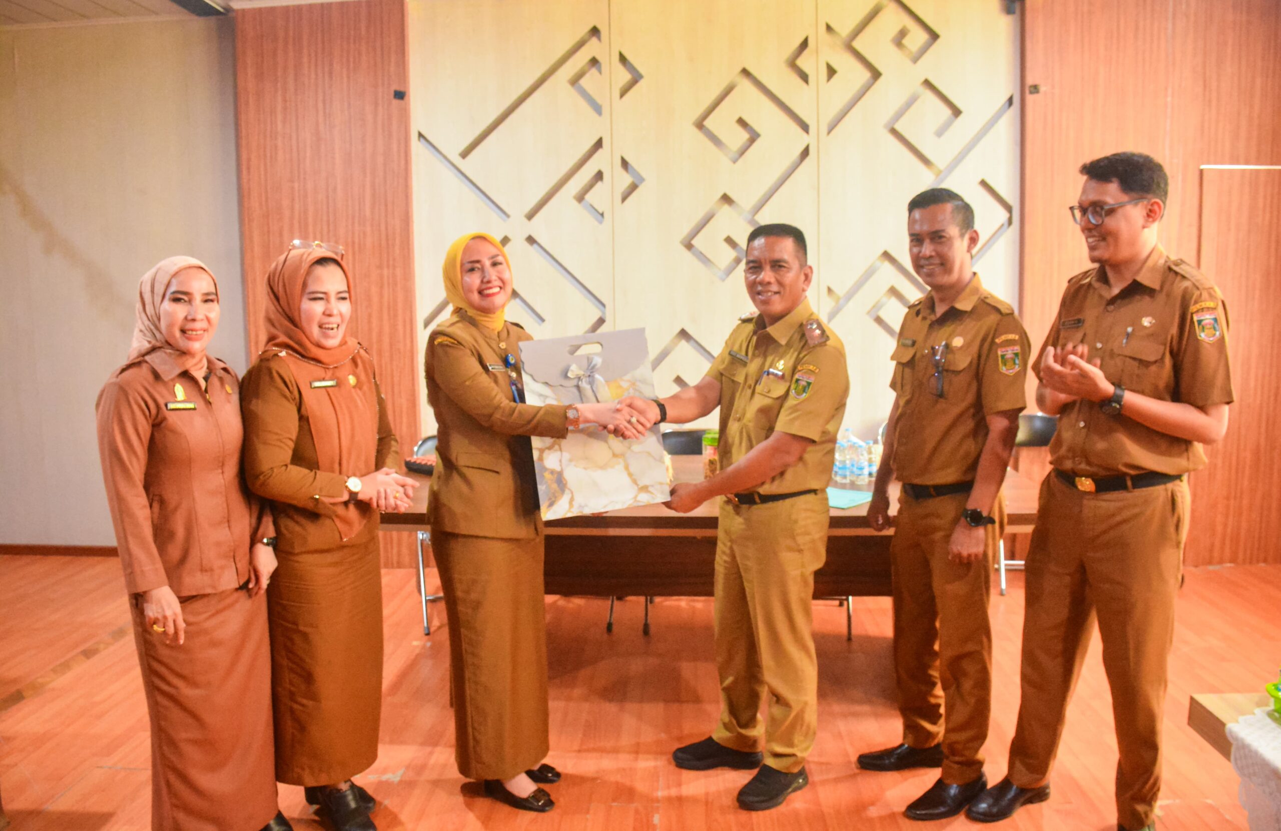 Dinas Kominfotik Lampung Tengah Gelar Acara Pisah Sambut Kepala Dinas img 20250929 wa0049