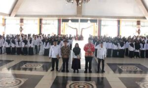 Wakil Bupati Lampung Tengah Serahkan Surat Keputusan Pengangkatan P3K kepada Pendamping PKH dan TKSK img 20251003 wa0034