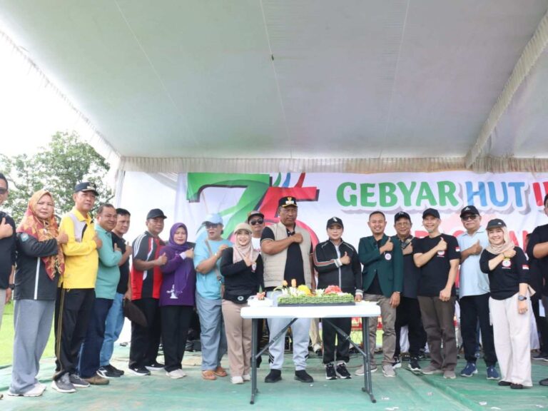 Wakil Bupati Lampung Tengah Peringatan Hari Ulang Tahun Ikatan Dokter Indonesia ke 75 Wakil Bupati Lampung Tengah Peringatan Hari Ulang Tahun Ikatan Dokter Indonesia ke 75